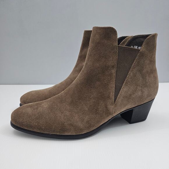 Munro Jackson Ankle Bootie Women 11.5 WIDE Toasted Sesame Suede Low Heel Comfort - Picture 1 of 14